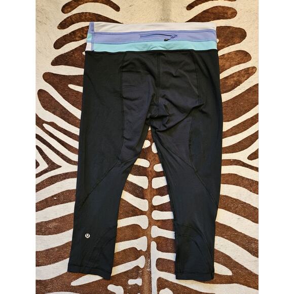 Lululemon Leggings Womens Size 8 Black Multicolor Waistband Crop Capri Back Zip - Picture 2 of 4